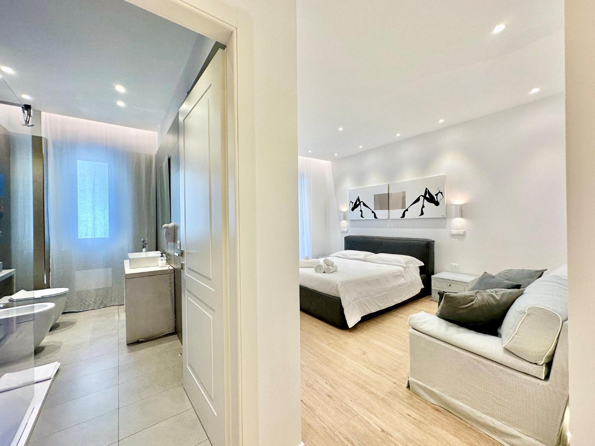 Spacious House In The Heart Of Cagliari With Terrace Villa Luaran gambar