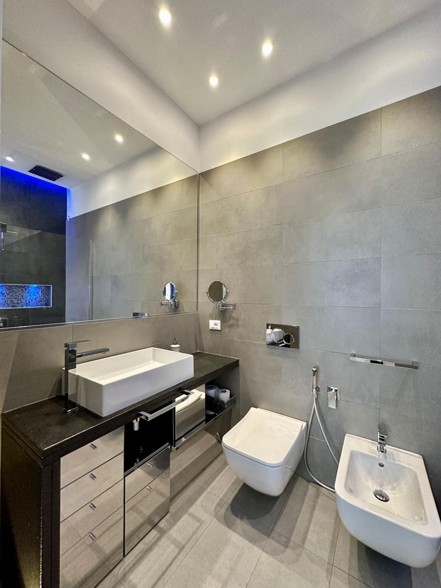 Spacious House In The Heart Of Cagliari With Terrace Villa Luaran gambar